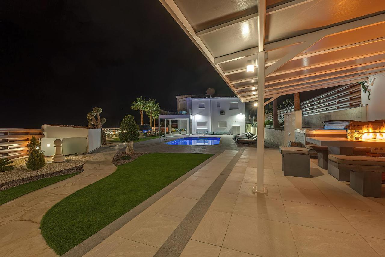 Villa Prasino Корал-Бэй Экстерьер фото